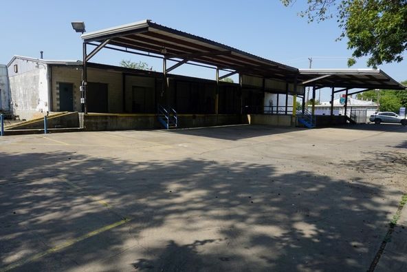 2306 N Beckley Ave, Dallas, TX 75208